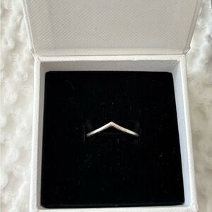 PANDORA!!!Selling a Beautiful pandora silver ring!!